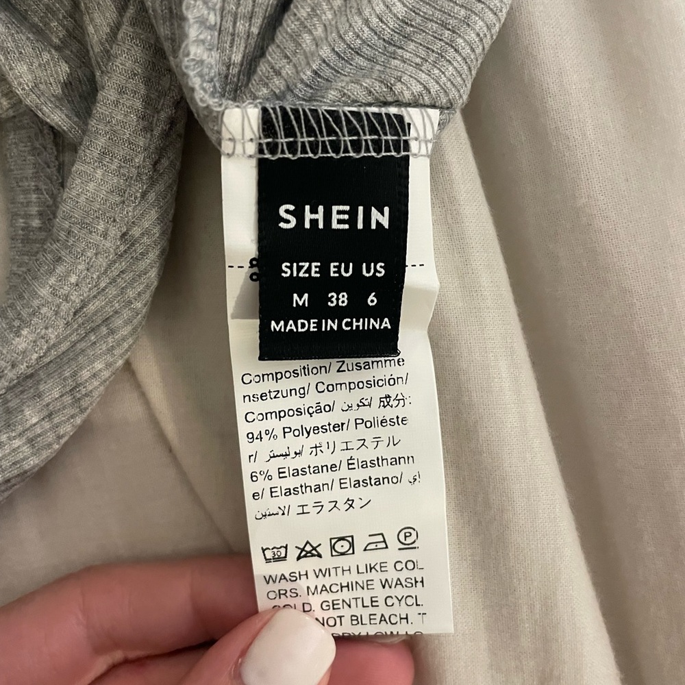 Shein tank top - Picture 3 of 3